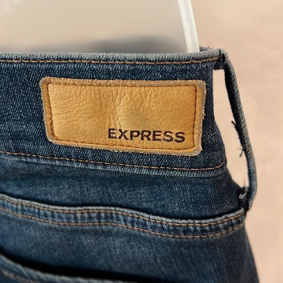 - Express cropped legging midrise size 2. Medium wash. Great condition. - Picture 9 of 9